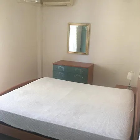 Apartamento And *